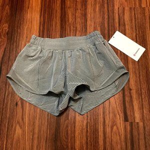 lululemon Hotty Hot LR Short 2.5" (4)